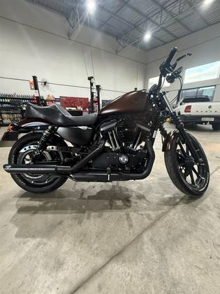 HARLEY-DAVIDSON SPORTSTER IRON 883 
